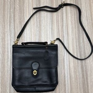 Vintage Coach Willis Bag #9927 in Black Leather & Brass Hardware with Turn Lock